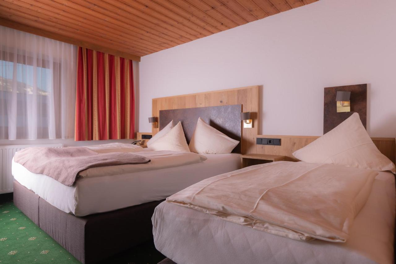 Hotel Eckartauerhof Mayrhofen Bagian luar foto