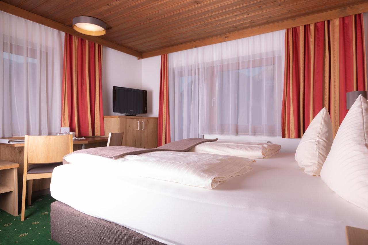 Hotel Eckartauerhof Mayrhofen Bagian luar foto