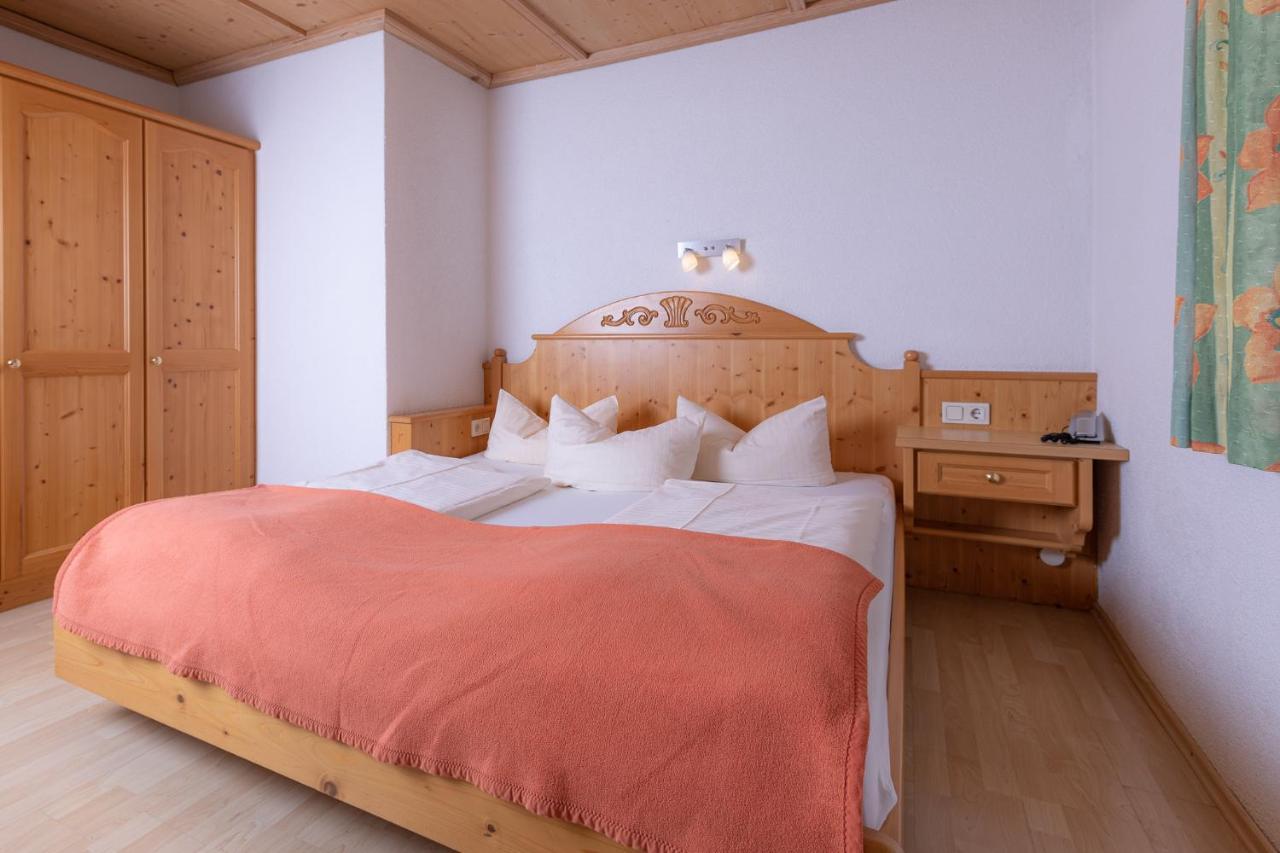 Hotel Eckartauerhof Mayrhofen Bagian luar foto
