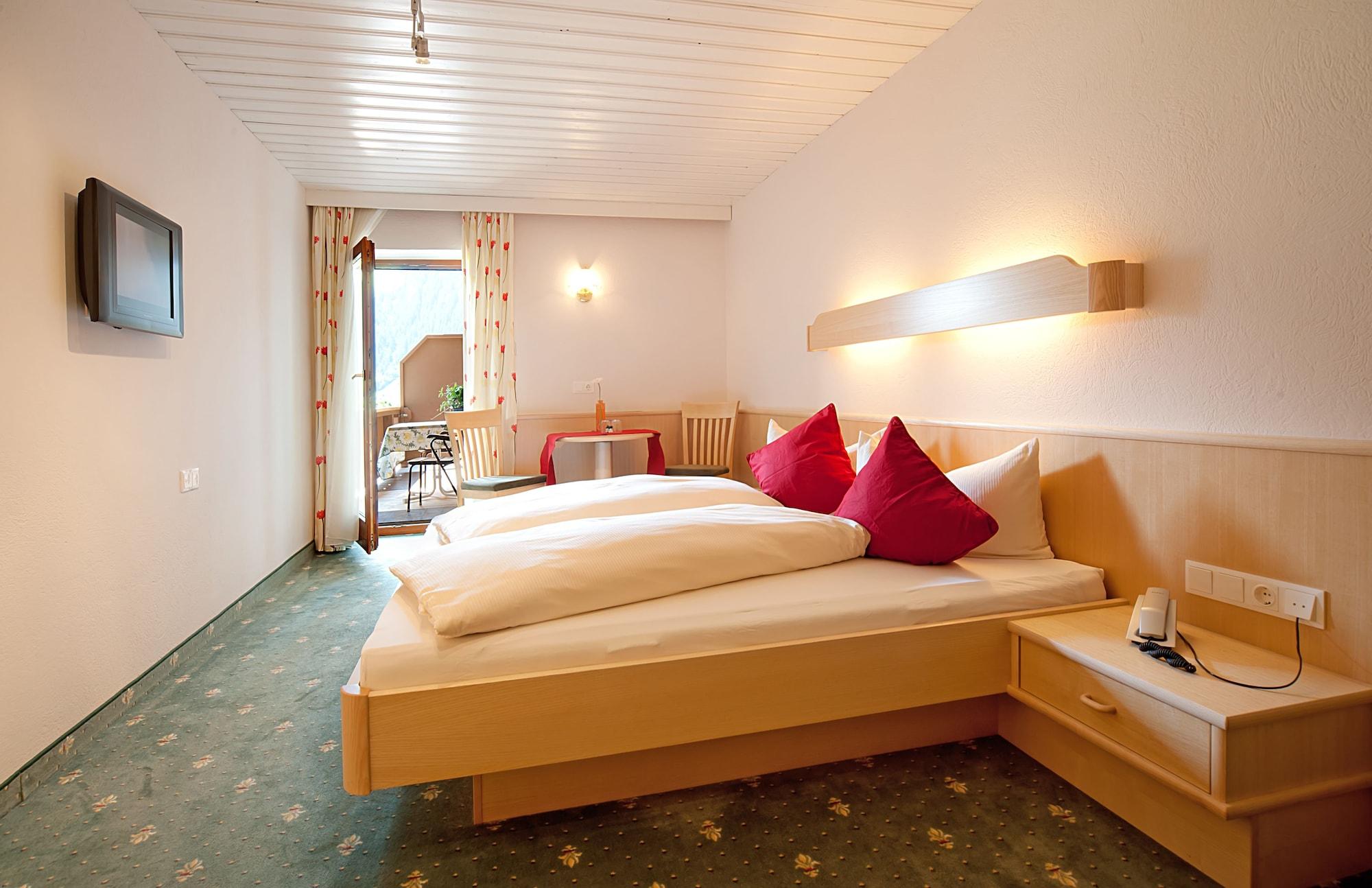 Hotel Eckartauerhof Mayrhofen Bagian luar foto