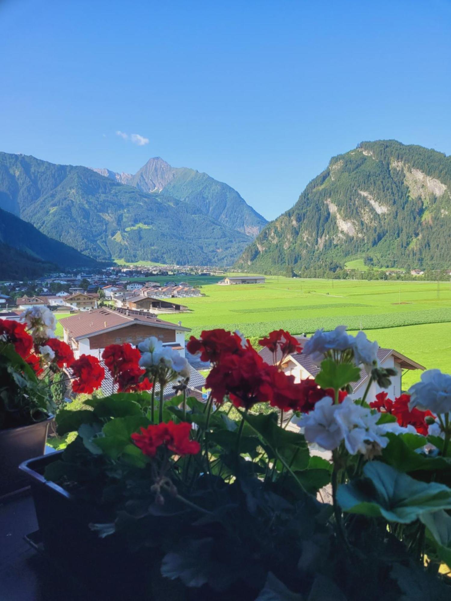 Hotel Eckartauerhof Mayrhofen Bagian luar foto