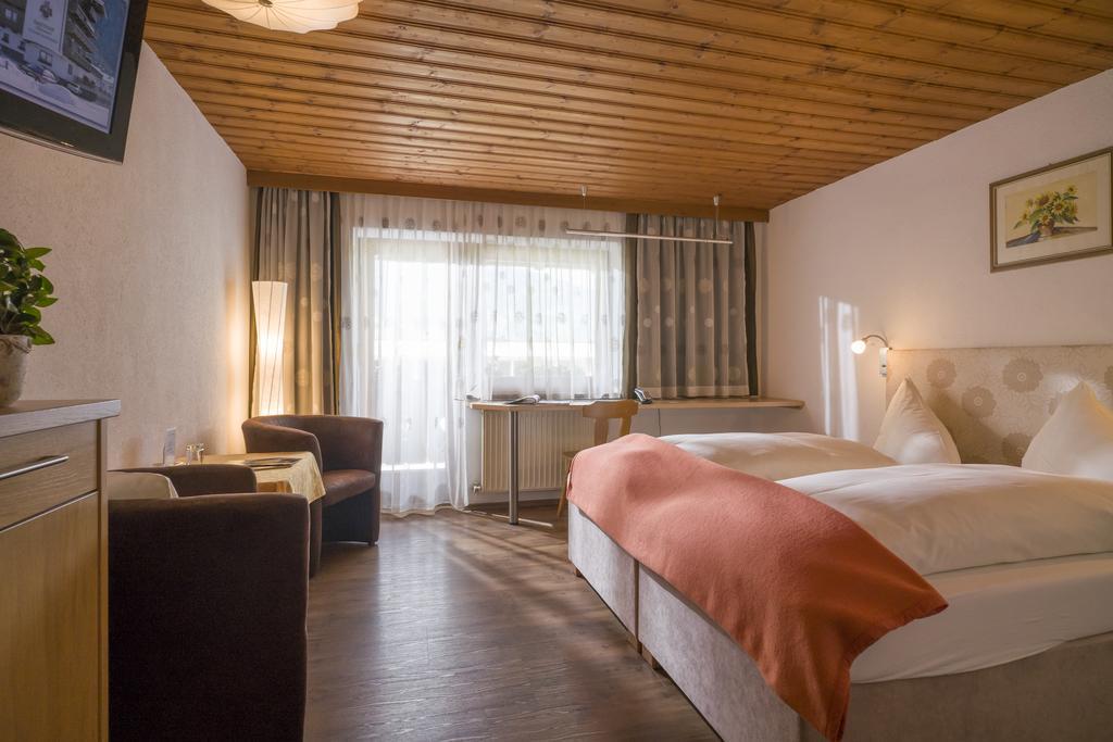Hotel Eckartauerhof Mayrhofen Bagian luar foto