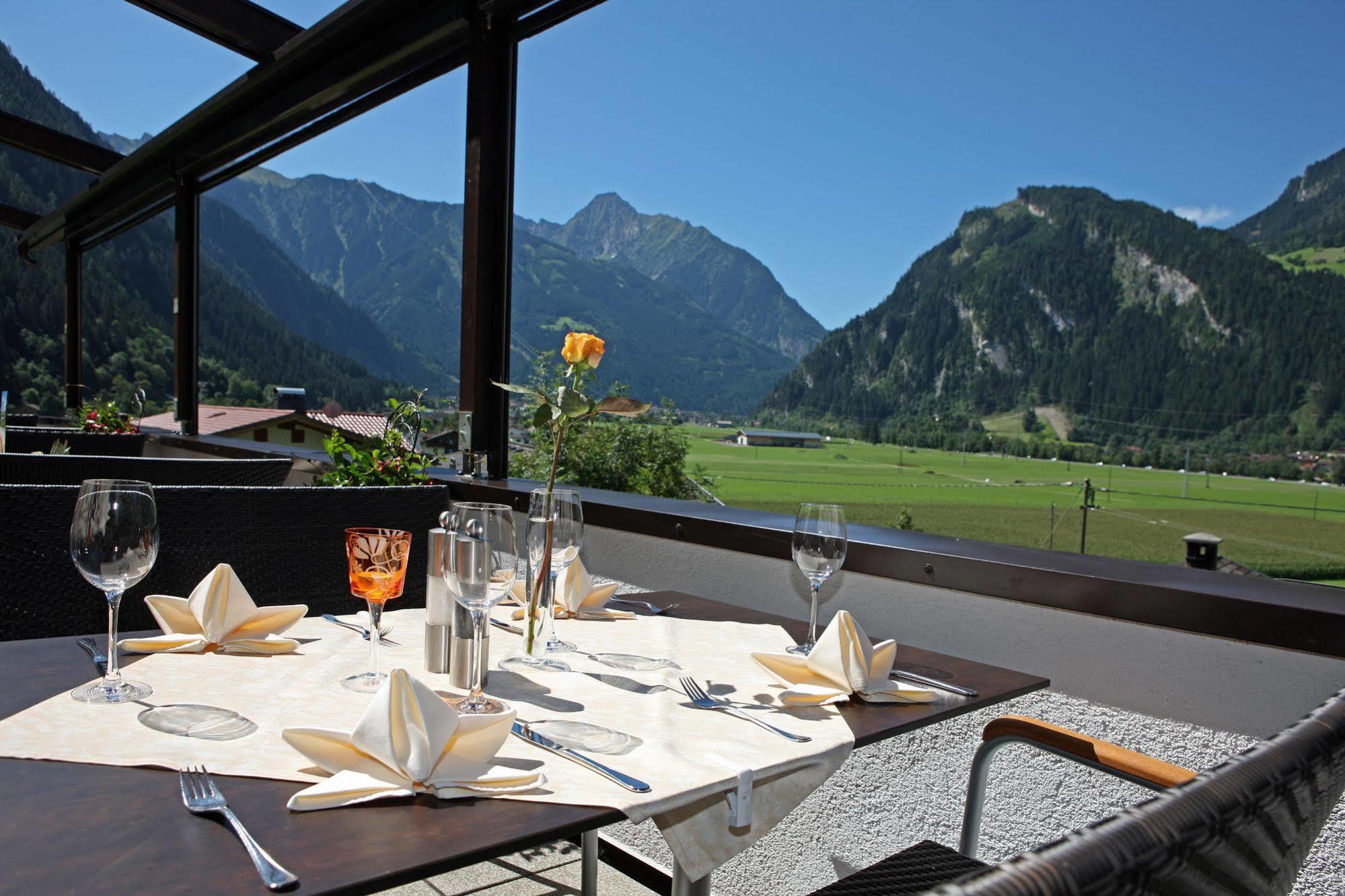 Hotel Eckartauerhof Mayrhofen Bagian luar foto